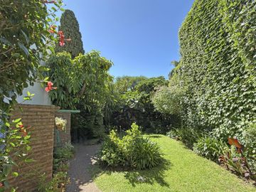 Casa moderna con jardín en Belgrano R