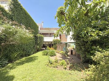 Casa moderna con jardín en Belgrano R