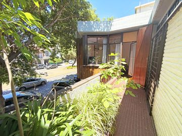 Casa moderna con jardín en Belgrano R