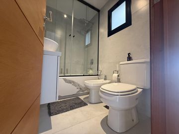 Departamento en venta de tres dormitorios en 50 e 26 y 27