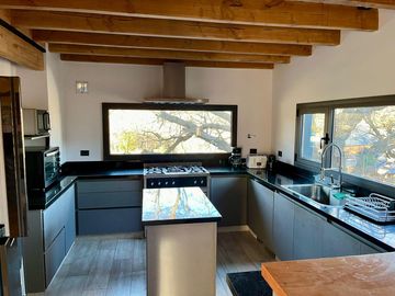 Excelente casa con impactante vista