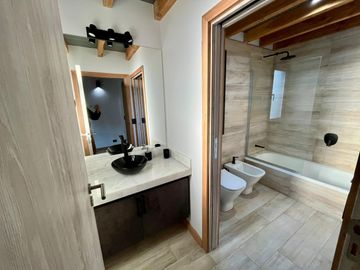 Excelente casa con impactante vista