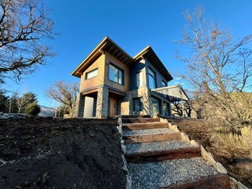 Excelente casa con impactante vista