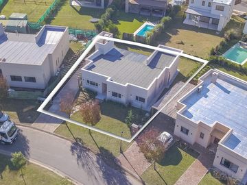 Casa en  Barrio Santo Tomás