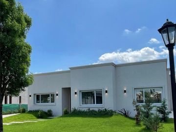 Casa en  Barrio Santo Tomás