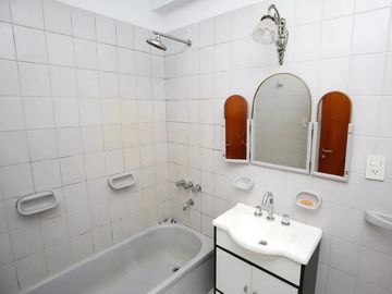 Departamento en venta - 3 Dormitorios 2 Baños - Cocheras - 169Mts2 - La Plata