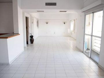 Departamento en venta - 3 Dormitorios 2 Baños - Cocheras - 169Mts2 - La Plata