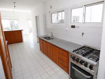 Departamento en venta - 3 Dormitorios 2 Baños - Cocheras - 169Mts2 - La Plata