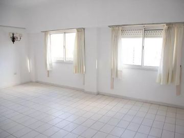 Departamento en venta - 3 Dormitorios 2 Baños - Cocheras - 169Mts2 - La Plata