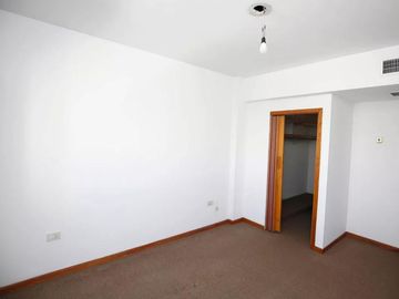 Departamento en venta - 3 Dormitorios 2 Baños - Cocheras - 169Mts2 - La Plata