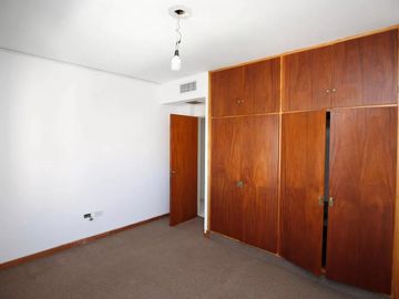 Departamento en venta - 3 Dormitorios 2 Baños - Cocheras - 169Mts2 - La Plata