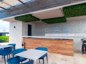 Menesse Midtown Studio