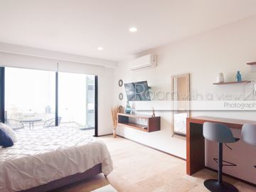 Menesse Midtown Studio