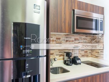 Menesse Midtown Studio