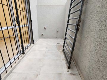VENTA DPTO 2 AMB  -TERRAZA/PATIO APTO CREDITO