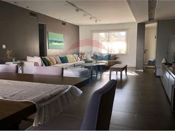 VENTA CASA RECICLADA 3 DORM PISCINA - OLIVOS