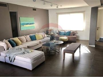 VENTA CASA RECICLADA 3 DORM PISCINA - OLIVOS