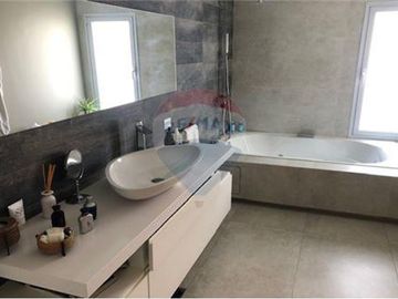 VENTA CASA RECICLADA 3 DORM PISCINA - OLIVOS