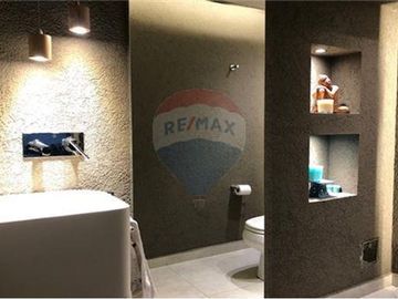 VENTA CASA RECICLADA 3 DORM PISCINA - OLIVOS