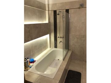 VENTA CASA RECICLADA 3 DORM PISCINA - OLIVOS