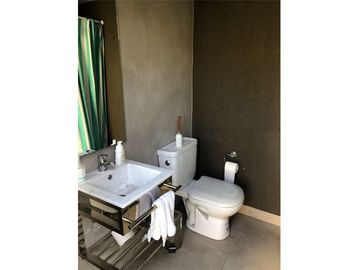 VENTA CASA RECICLADA 3 DORM PISCINA - OLIVOS