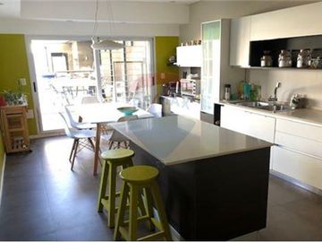 VENTA CASA RECICLADA 3 DORM PISCINA - OLIVOS