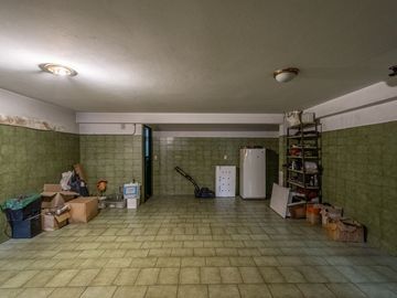 CASA 5 AMB EN VENTA FLORES CON FONDO APTO CREDITO