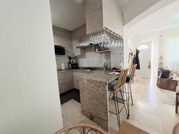 PARA TI QUE BUSCAS LA MEJOR UBUCACION DENTRO DE PERIFERICO TOTALMENTE REMODELADA