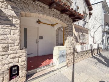 PH 3 ambientes en PLANTA BAJA con patio en Chauvín. 49 m2 cub.