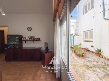 PH 3 ambientes en PLANTA BAJA con patio en Chauvín. 49 m2 cub.