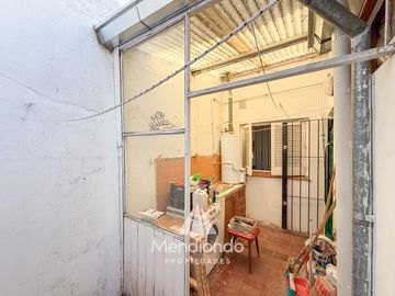 PH 3 ambientes en PLANTA BAJA con patio en Chauvín. 49 m2 cub.