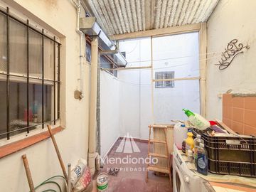 PH 3 ambientes en PLANTA BAJA con patio en Chauvín. 49 m2 cub.