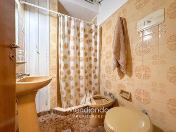 PH 3 ambientes en PLANTA BAJA con patio en Chauvín. 49 m2 cub.