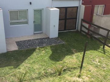 Duplex  en  Camet Norte