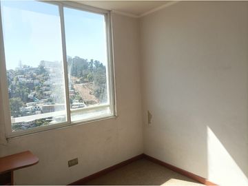 VIVABIEN PROPIEDADES VENDE DEPARTAMENTO CON EXCELENTE UBICACIÓN Y CONECTIVIDAD EN VALPARAISO
