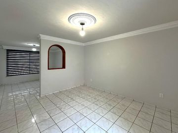 Casa en Colonia Mirador del Sol a 1.5 cuadras de Av. Moctezuma y Av. Patria