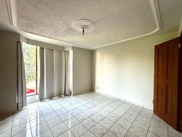 Casa en Colonia Mirador del Sol a 1.5 cuadras de Av. Moctezuma y Av. Patria