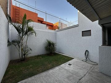 Casa en Colonia Mirador del Sol a 1.5 cuadras de Av. Moctezuma y Av. Patria