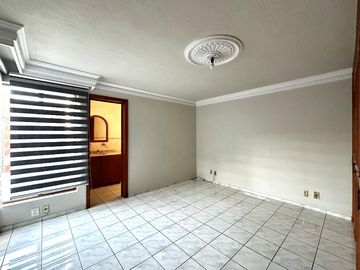 Casa en Colonia Mirador del Sol a 1.5 cuadras de Av. Moctezuma y Av. Patria