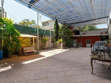 🏡 ¡Gran oportunidad! Inmueble con uso de suelo mixto en excelente ubicación