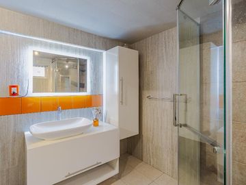 🏡 ¡Gran oportunidad! Inmueble con uso de suelo mixto en excelente ubicación