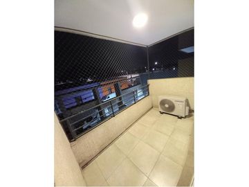 AMPLIO DEPARTAMENTO A METROS DEL METRO