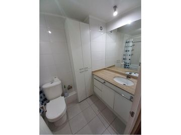 AMPLIO DEPARTAMENTO A METROS DEL METRO