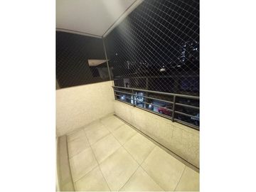 AMPLIO DEPARTAMENTO A METROS DEL METRO