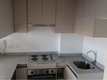 AMPLIO DEPARTAMENTO A METROS DEL METRO