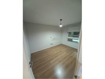 AMPLIO DEPARTAMENTO A METROS DEL METRO