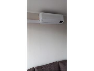 AMPLIO DEPARTAMENTO A METROS DEL METRO