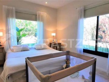 Casa en venta en Altos de Pilar, desarrollada en una planta con gran jardín