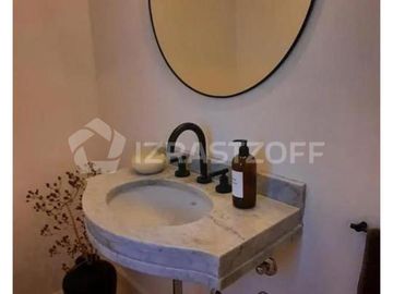 Casa en venta en Altos de Pilar, desarrollada en una planta con gran jardín