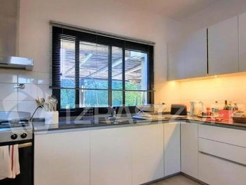 Casa en venta en Altos de Pilar, desarrollada en una planta con gran jardín